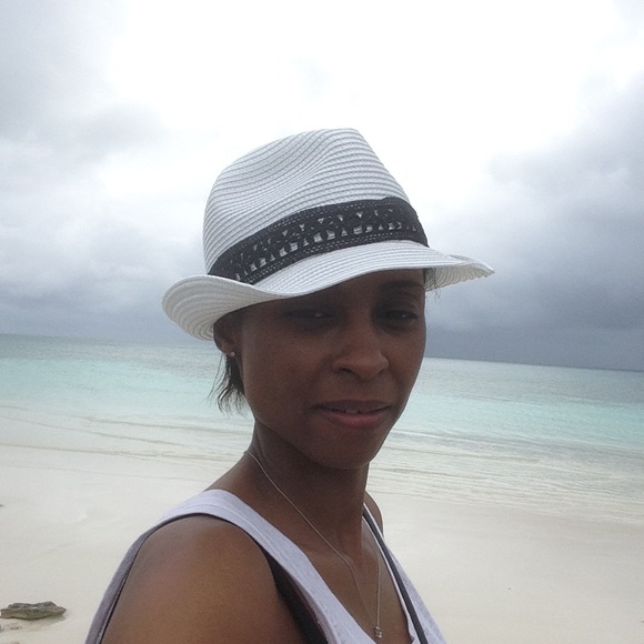 Meet your Posher, Tiffaney - Picture 3 of 8